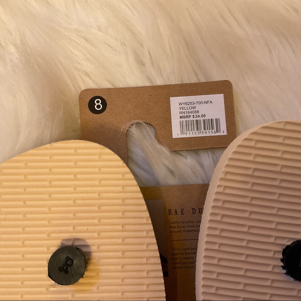 Rae Dunn Let’s Go Bananas Flip Flops - NWT - Size 8 - Picture 12 of 12